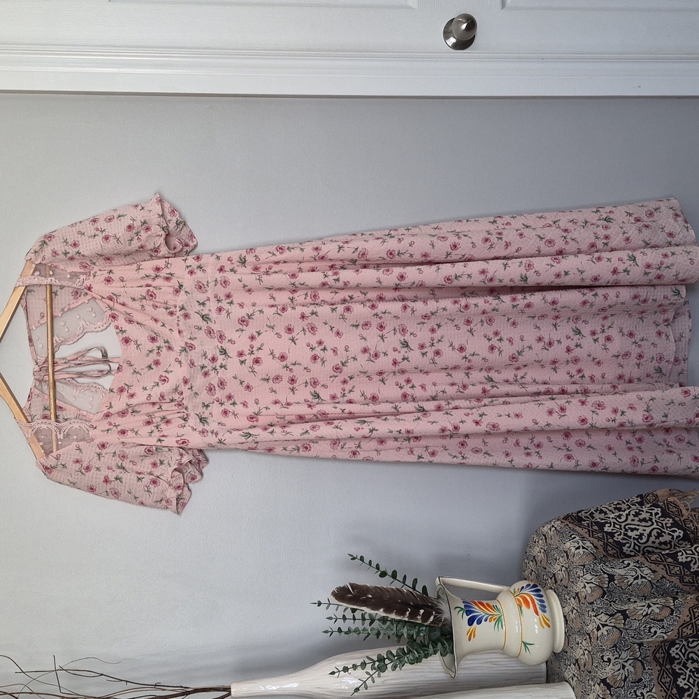 xxl Floral Maxi Dress With Sleeves & Keyhole Back